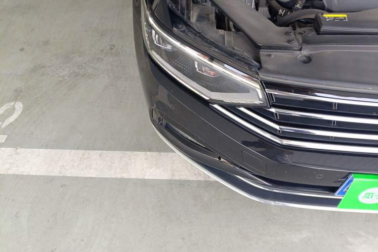 Used Volkswagen Magotan 2020 330TSI DSG Luxury Edition Engine Bay Right
