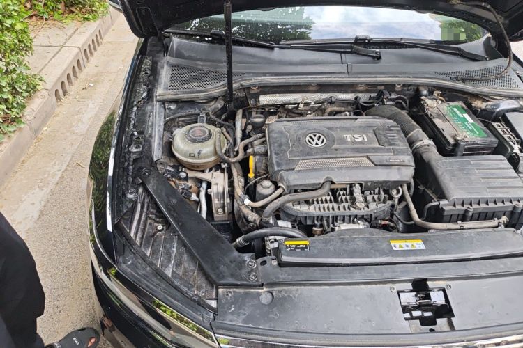 Used Volkswagen Magotan 2020 380TSI DSG Luxury Version Engine Bay Right