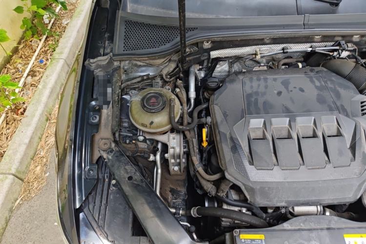 Used Volkswagen Magotan 2020 330TSI DSG Luxury Edition Engine Bay Right