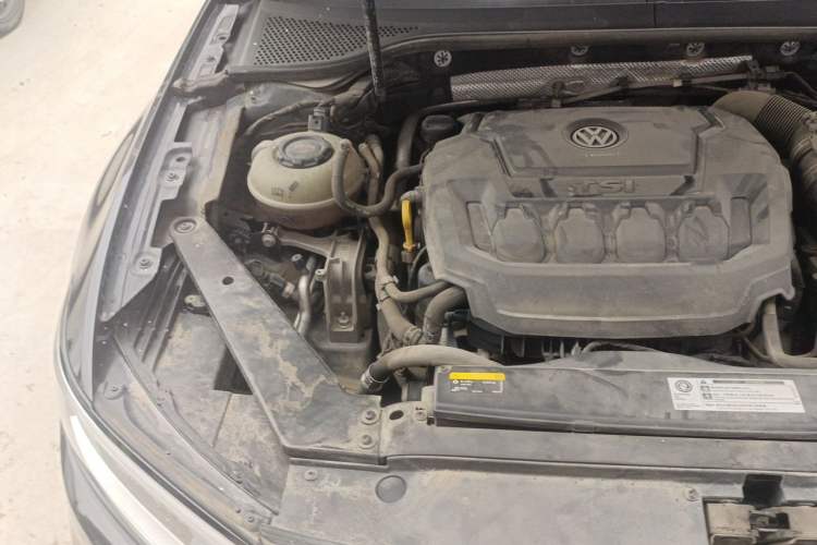 Used Volkswagen Magotan 2020 330TSI DSG Luxury Edition Engine Bay Right