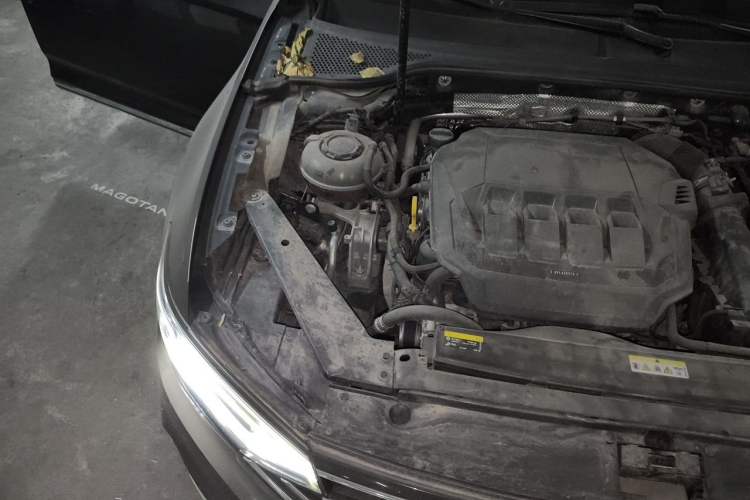 Used Volkswagen Magotan 2020 330TSI DSG Luxury Edition Engine Bay Right
