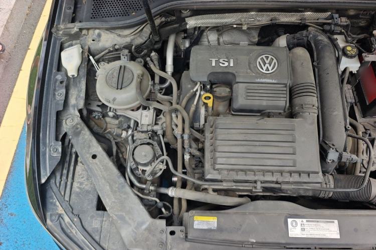 Used Volkswagen Magotan 2020 280TSI DSG Comfort Edition Engine Bay Right