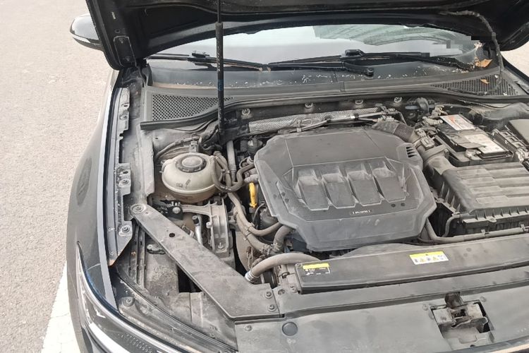 Used Volkswagen Magotan 2020 330TSI DSG Luxury Edition Engine Bay Right