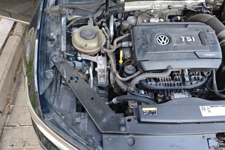 Used Volkswagen Magotan 2020 380TSI DSG Luxury Version Engine Bay Right