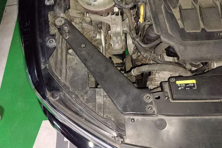 Used Volkswagen Magotan 2020 330TSI DSG Leading Model Engine Bay Right