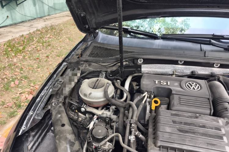 Used Volkswagen Magotan 2020 280TSI DSG Comfort Edition Engine Bay Right