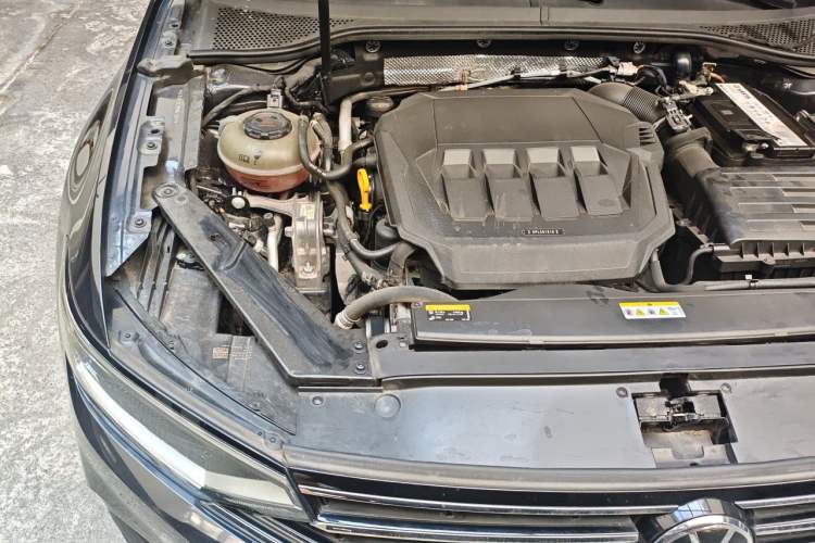 Used Volkswagen Magotan 2020 330TSI DSG Leading Model Engine Bay Right