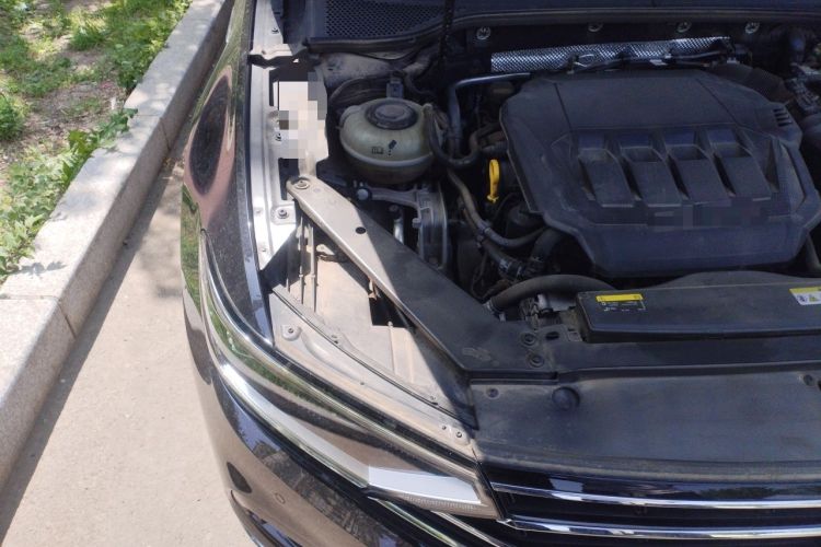 Used Volkswagen Magotan 2020 330TSI DSG Luxury Edition Engine Bay Right