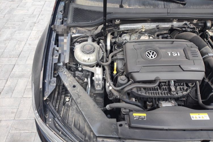 Used Volkswagen Magotan 2020 380TSI DSG Luxury Version Engine Bay Right