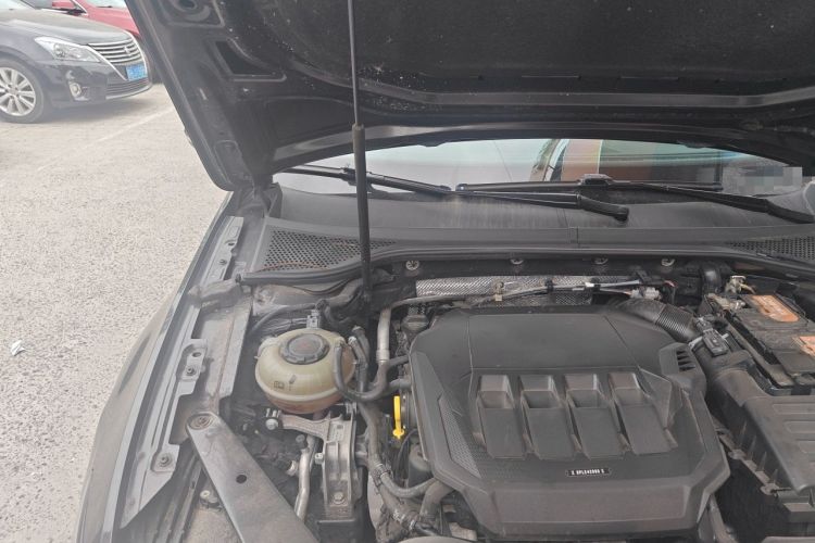 Used Volkswagen Magotan 2020 330TSI DSG Luxury Edition Engine Bay Right