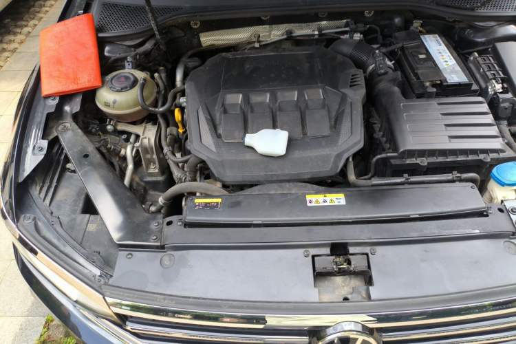 Used Volkswagen Magotan 2020 330TSI DSG Luxury Edition Engine Bay Right