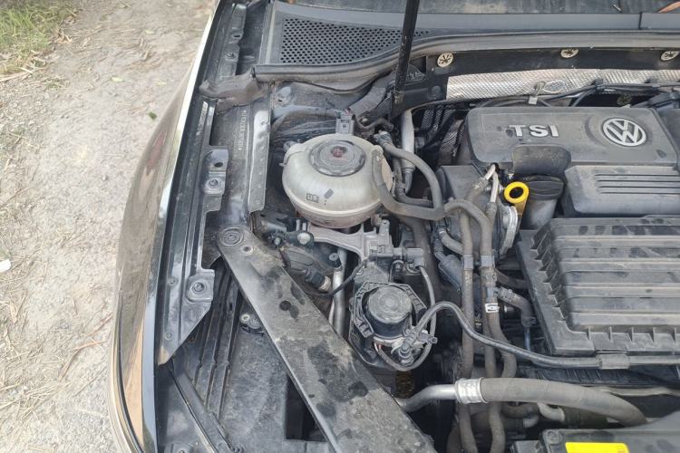 Used Volkswagen Magotan 2020 280TSI DSG Comfort Edition Engine Bay Right