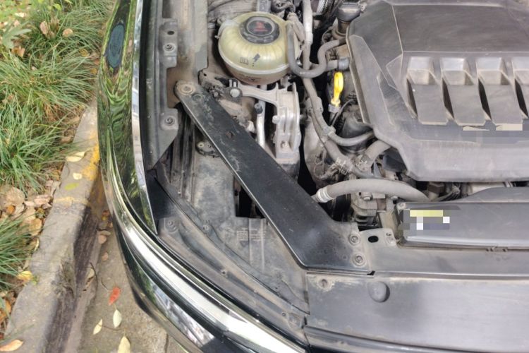 Used Volkswagen Magotan 2020 330TSI DSG Luxury Edition Engine Bay Right