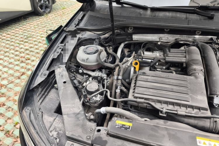 Used Volkswagen Magotan 2020 280TSI DSG Comfort Edition Engine Bay Right