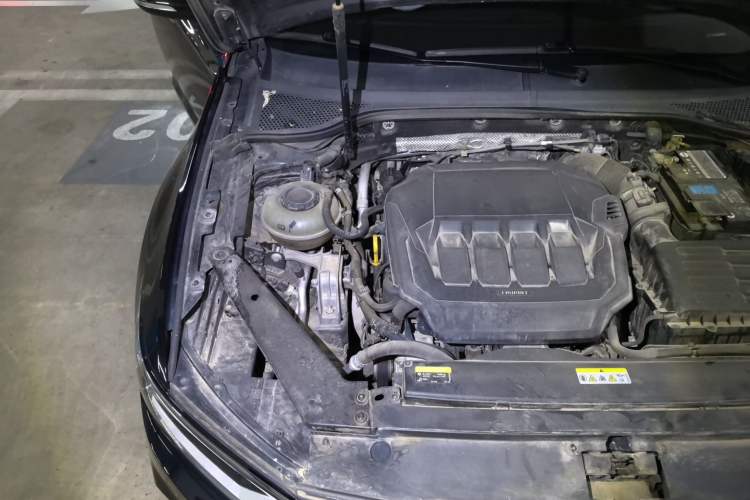 Used Volkswagen Magotan 2020 330TSI DSG Leading Model Engine Bay Right