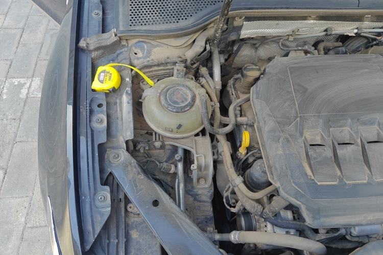 Used Volkswagen Magotan 2020 330TSI DSG Luxury Edition Engine Bay Right
