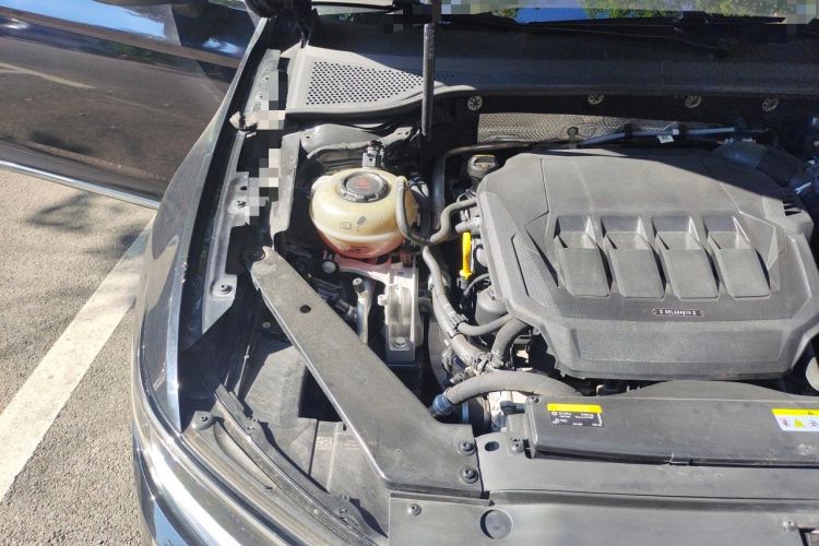 Used Volkswagen Magotan 2020 330TSI DSG Luxury Edition Engine Bay Right