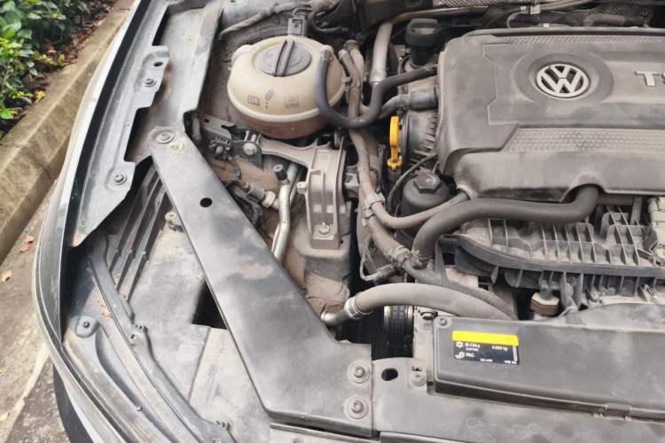Used Volkswagen Magotan 2020 380TSI DSG Luxury Version Engine Bay Right