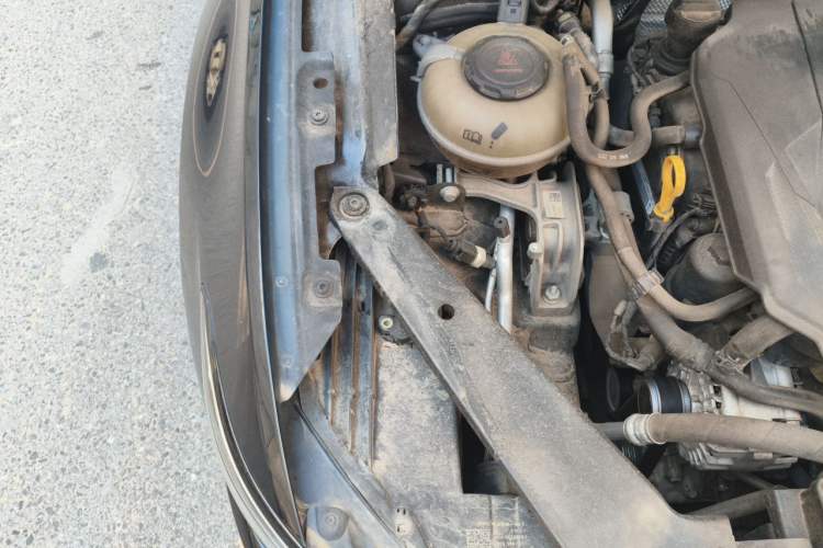 Used Volkswagen Magotan 2020 330TSI DSG Leading Model Engine Bay Right