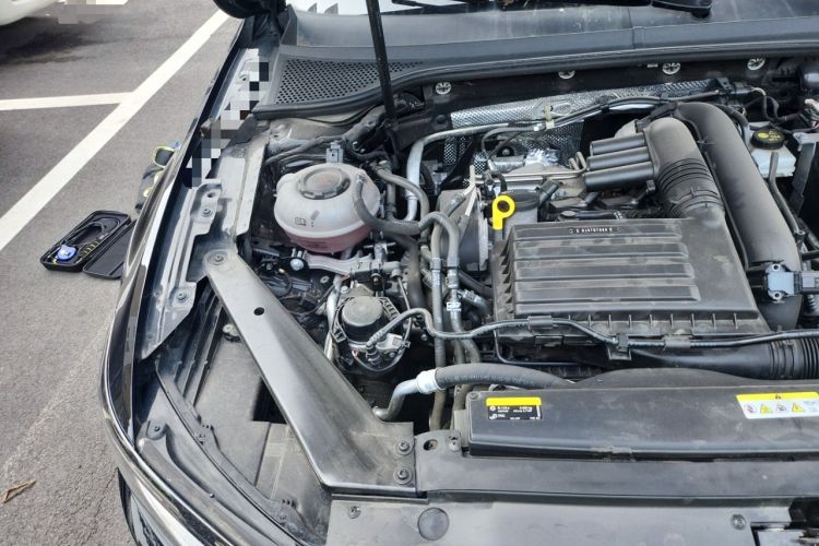 Used Volkswagen Magotan 2020 280TSI DSG Comfort Edition Engine Bay Right