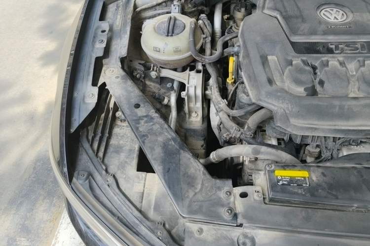 Used Volkswagen Magotan 2020 330TSI DSG Leading Model Engine Bay Right