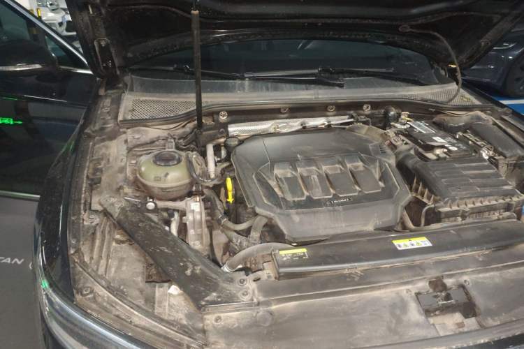Used Volkswagen Magotan 2020 330TSI DSG Luxury Edition Engine Bay Right