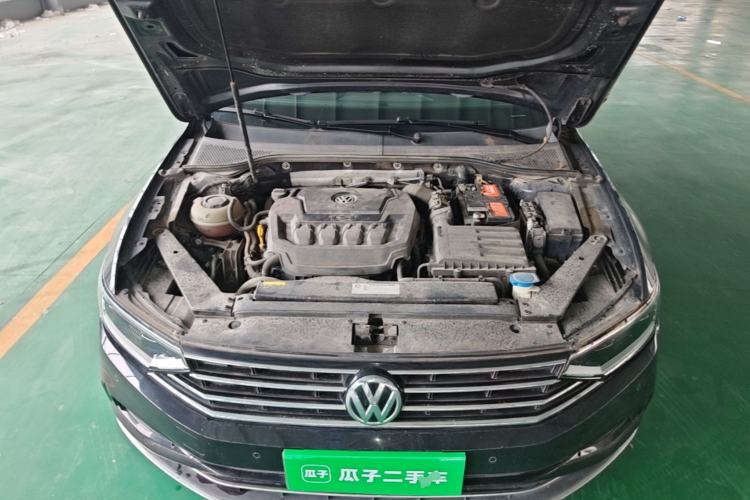 Used Volkswagen Magotan 2020 330TSI DSG Leading Model Engine Bay