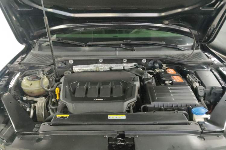 Used Volkswagen Magotan 2020 330TSI DSG Leading Model Engine Bay