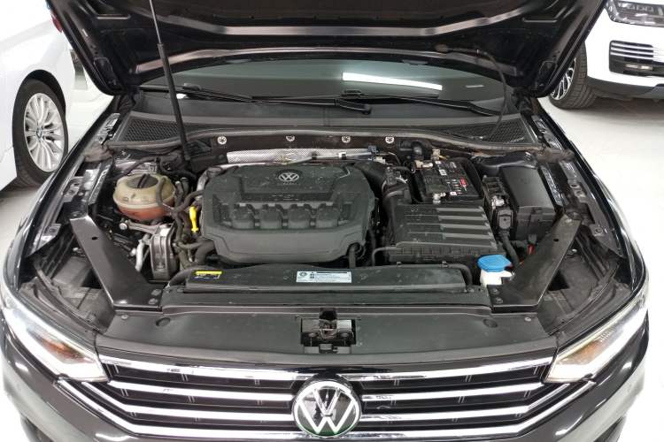Used Volkswagen Magotan 2020 330TSI DSG Luxury Edition Engine Bay