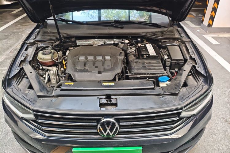 Used Volkswagen Magotan 2020 330TSI DSG Leading Model Engine Bay