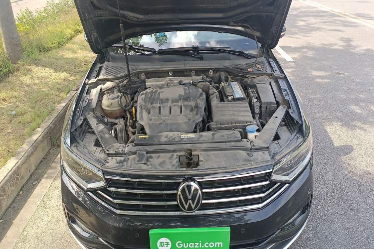 Used Volkswagen Magotan 2020 330TSI DSG Leading Model Engine Bay
