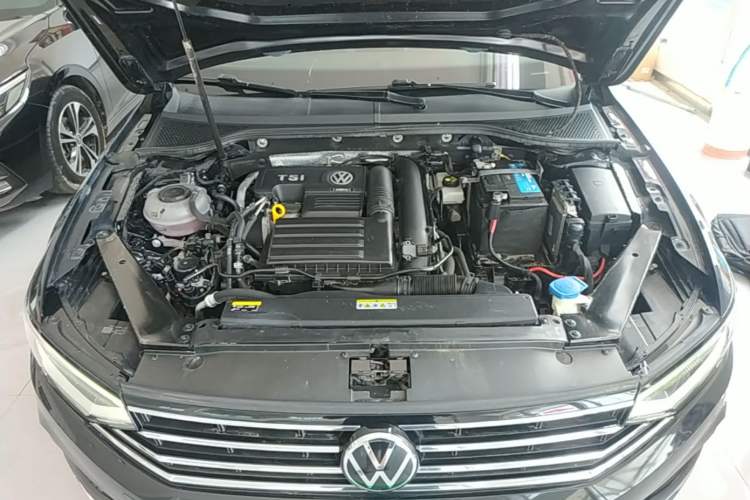 Used Volkswagen Magotan 2020 280TSI DSG Comfort Edition Engine Bay