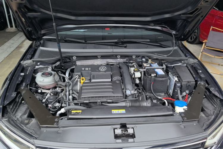 Used Volkswagen Magotan 2020 280TSI DSG Comfort Edition Engine Bay