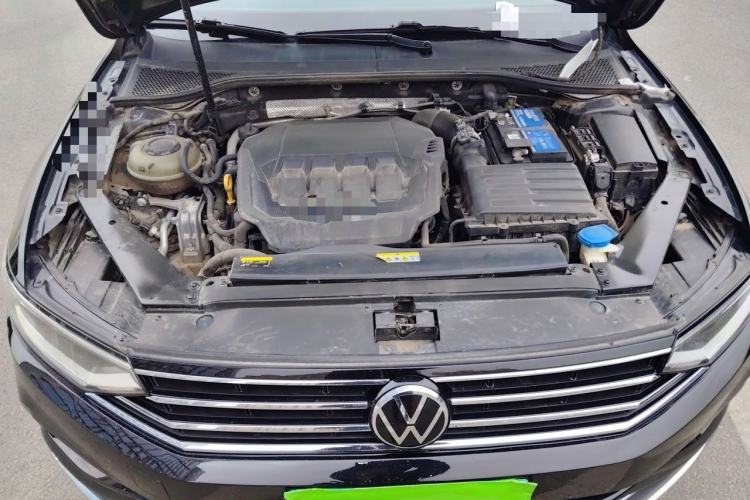 Used Volkswagen Magotan 2020 330TSI DSG Leading Model Engine Bay
