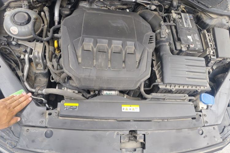 Used Volkswagen Magotan 2020 330TSI DSG Leading Model Engine Bay