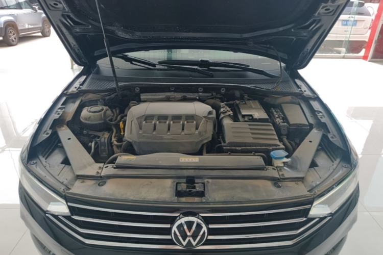 Used Volkswagen Magotan 2020 330TSI DSG Leading Model Engine Bay