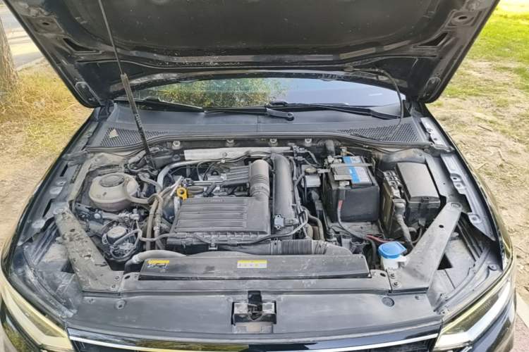 Used Volkswagen Magotan 2020 280TSI DSG Comfort Edition Engine Bay