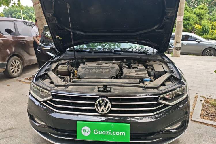 Used Volkswagen Magotan 2020 330TSI DSG Leading Model Engine Bay