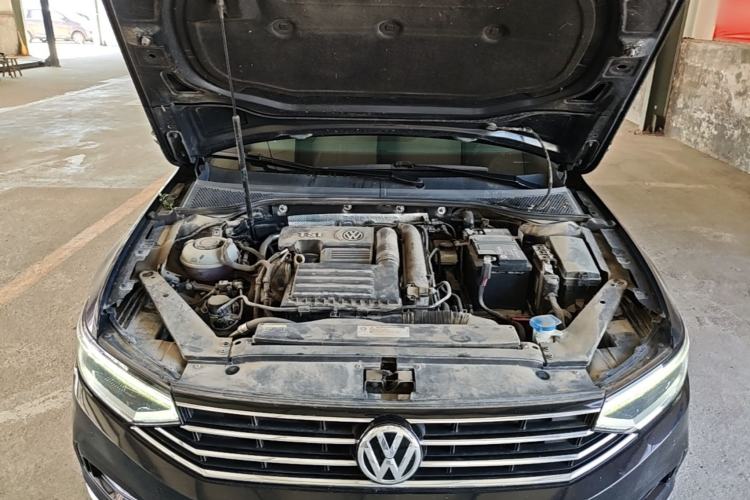 Used Volkswagen Magotan 2020 280TSI DSG Comfort Edition Engine Bay