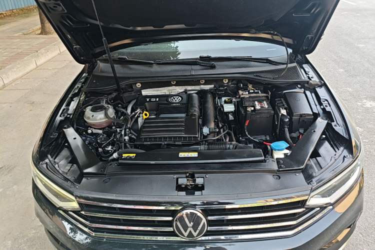 Used Volkswagen Magotan 2020 280TSI DSG Comfort Edition Engine Bay