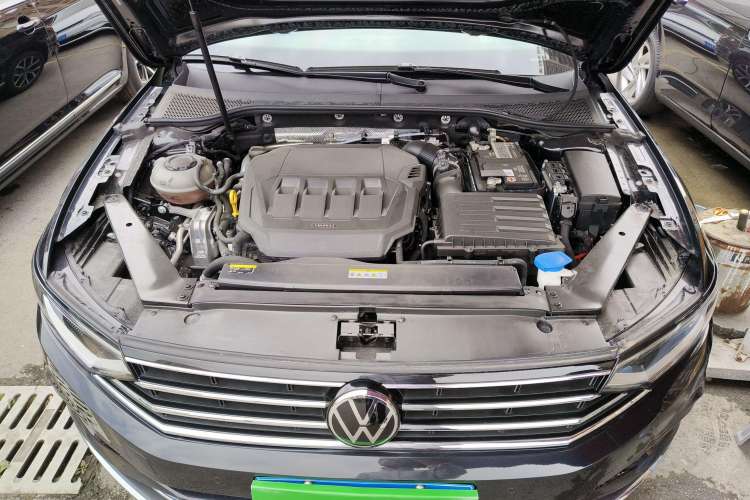 Used Volkswagen Magotan 2020 330TSI DSG Leading Model Engine Bay