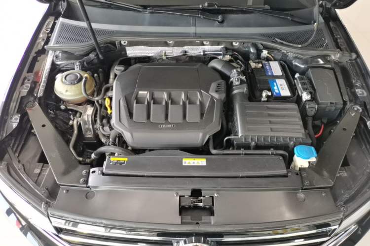 Used Volkswagen Magotan 2020 330TSI DSG Leading Model Engine Bay