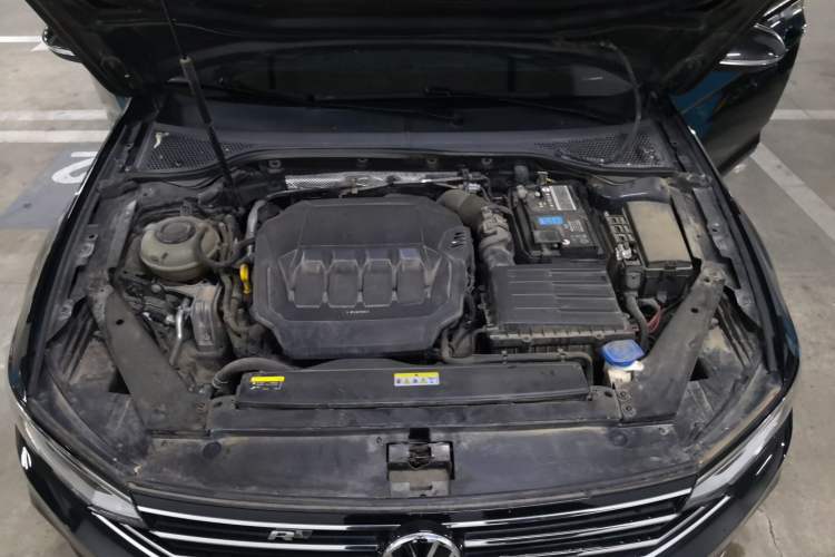 Used Volkswagen Magotan 2020 330TSI DSG Leading Model Engine Bay