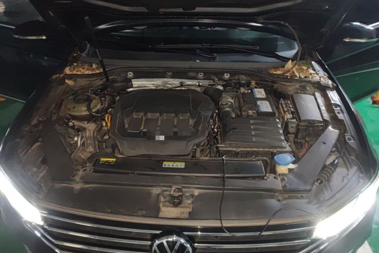 Used Volkswagen Magotan 2020 330TSI DSG Leading Model Engine Bay
