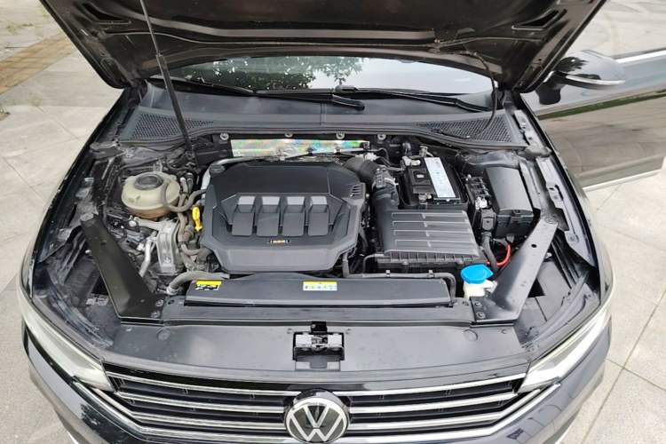 Used Volkswagen Magotan 2020 330TSI DSG Leading Model Engine Bay