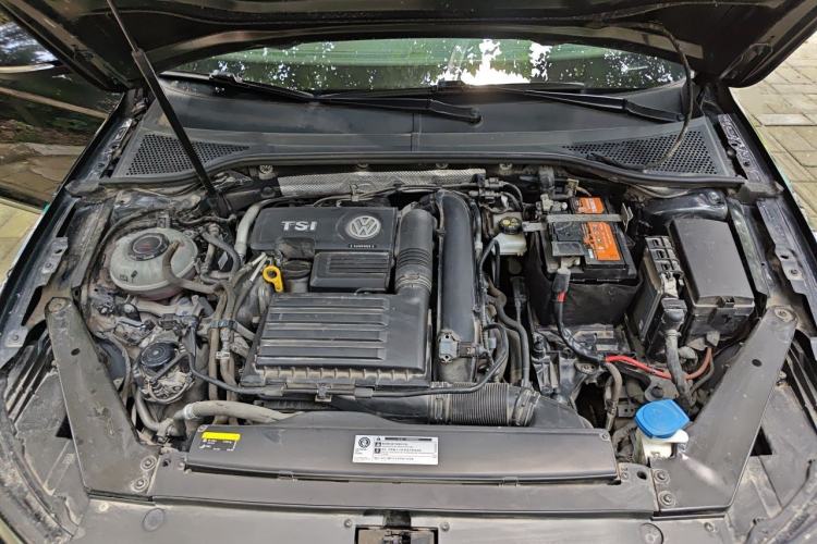 Used Volkswagen Magotan 2020 280TSI DSG Comfort Edition Engine Bay