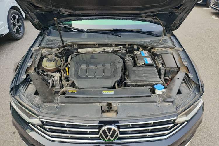Used Volkswagen Magotan 2020 330TSI DSG Leading Model Engine Bay