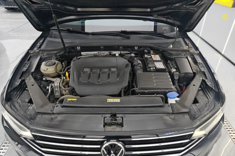 Used Volkswagen Magotan 2020 330TSI DSG Leading Model Engine Bay