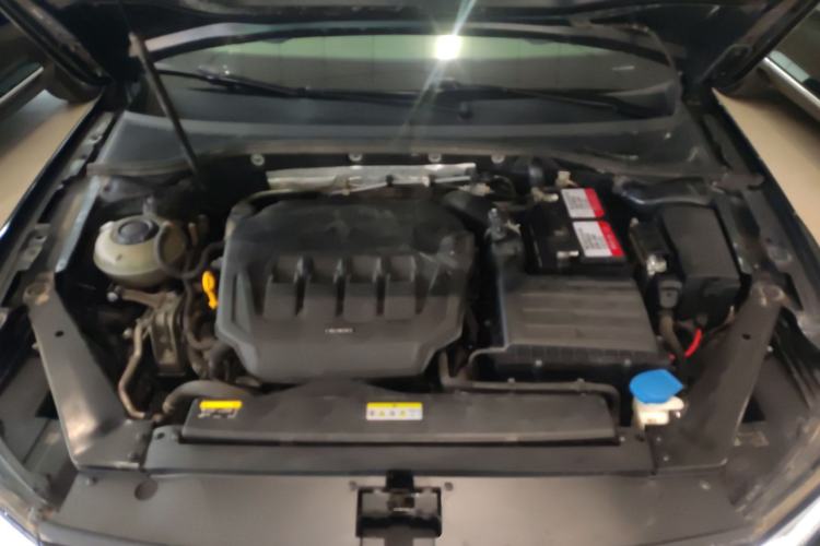 Used Volkswagen Magotan 2020 330TSI DSG Leading Model Engine Bay