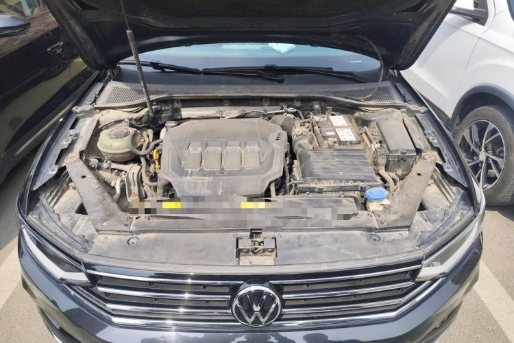Used Volkswagen Magotan 2020 330TSI DSG Leading Model Engine Bay